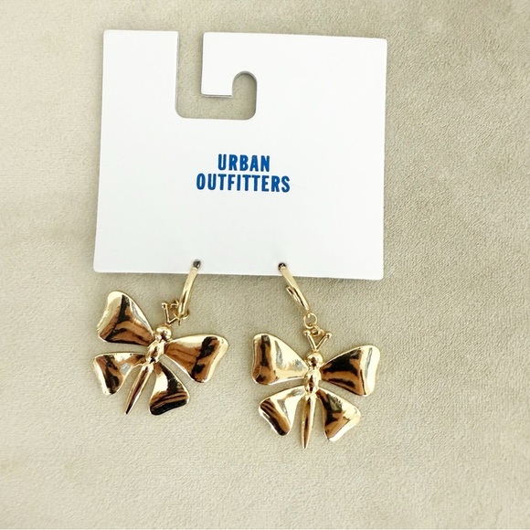 NWT Urban Outfitters Gold Dangle Butterfly Earrings - Picture 1 of 3